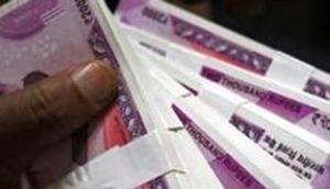 The rupee depreciated by 17 paise to 71.95 against the US dollar in early trade on Thursday(REUTERS) The rupee depreciated by 17 paise to 71.95 against the US dollar in early trade on Thursday(REUTERS)
