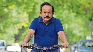 Union minister Harsh Vardhan rides his bicycle at Tees January Marg in New Delhi on August 28.(HT FILE) Union minister Harsh Vardhan rides his bicycle at Tees January Marg in New Delhi on August 28.(HT FILE)