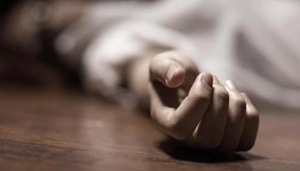 Around 4 am on Wednesday, the man sent a message on his brother’s mobile phone that he and his wife were ending their lives.(HT image) Around 4 am on Wednesday, the man sent a message on his brother’s mobile phone that he and his wife were ending their lives.(HT image)