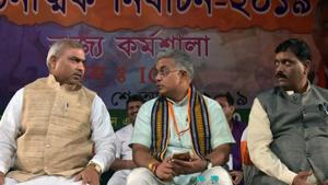 Dilip Ghosh alleges TMC workers disrupted his meeting with locals at Lake Town(ANI Photo) Dilip Ghosh alleges TMC workers disrupted his meeting with locals at Lake Town(ANI Photo)