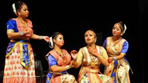 Artistes from Assam staging a play during the Folk Theatre Festival at Tagore Theatre in Chandigarh on Tuesday.(Ravi Kumar/HT) Artistes from Assam staging a play during the Folk Theatre Festival at Tagore Theatre in Chandigarh on Tuesday.(Ravi Kumar/HT)