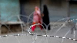 Fresh restrictions were imposed in the city and other parts of the Kashmir Valley as a preventive measure ahead of Friday congregational prayers(REUTERS) Fresh restrictions were imposed in the city and other parts of the Kashmir Valley as a preventive measure ahead of Friday congregational prayers(REUTERS)