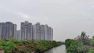 The Ramprashtha City RWA has demanded that the drain passing through the society must be covered.(HT Photo/ Sourced) The Ramprashtha City RWA has demanded that the drain passing through the society must be covered.(HT Photo/ Sourced)
