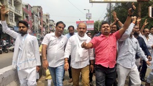 A police complaint was also lodged by the office bearer of the resident welfare body, alleging that Pandey and his associates had disrupted the event.(Photo: Twitter) A police complaint was also lodged by the office bearer of the resident welfare body, alleging that Pandey and his associates had disrupted the event.(Photo: Twitter)