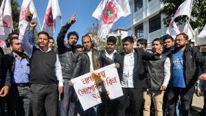 The final NRC was released on Saturday leaving out over 19 lakh applicants.(PTI Photo) The final NRC was released on Saturday leaving out over 19 lakh applicants.(PTI Photo)
