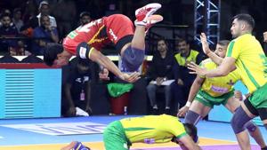 Bengaluru Bulls beat Tamil Thalaivas 33-27.(Pro Kabaddi League) Bengaluru Bulls beat Tamil Thalaivas 33-27.(Pro Kabaddi League)
