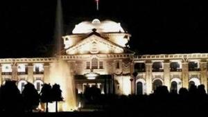The Lucknow bench of the Allahabad high court on Friday asked the state government to explain why government bungalows were provided to political parties in Lucknow.(PTI File Photo) The Lucknow bench of the Allahabad high court on Friday asked the state government to explain why government bungalows were provided to political parties in Lucknow.(PTI File Photo)