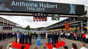 Formula One driver's, members of each team and staff observe a minute's silence ahead of the race in memory of Anthoine Hubert.(REUTERS) Formula One driver's, members of each team and staff observe a minute's silence ahead of the race in memory of Anthoine Hubert.(REUTERS)