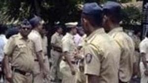 A police head constable was allegedly assaulted by four men, who also tried to snatch his weapon, after he stopped their car at a traffic post in Delhi in the early hours of Sunday(HT Photo) A police head constable was allegedly assaulted by four men, who also tried to snatch his weapon, after he stopped their car at a traffic post in Delhi in the early hours of Sunday(HT Photo)