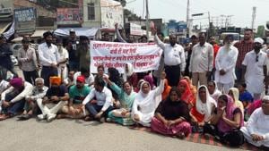 Kin of minor rape survivor claim that the police did not arrest the accused even after registering a first information report under the sections of kidnapping and rape against him.(HT Photo) Kin of minor rape survivor claim that the police did not arrest the accused even after registering a first information report under the sections of kidnapping and rape against him.(HT Photo)