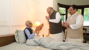 BJP chief Amit Shah and the party’s working president J P Nadda met former Jammu and Kashmir governor Jagmohan on Tuesday.(Photo: AmitShah/ Twitter) BJP chief Amit Shah and the party’s working president J P Nadda met former Jammu and Kashmir governor Jagmohan on Tuesday.(Photo: AmitShah/ Twitter)