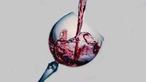 Red wine drinkers have a greater diversity of bacteria in their digestive tracts.(Unsplash)