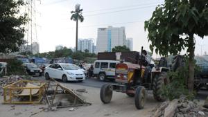 An Illegal entry and exit paths for vehicles seen on Golf Course Extension Road near Sector-57 red light between Ghata Chowk and Vatika City Chowk, in Gurugram, India, on Monday, September 02, 2019.(Parveen Kumar/HT Photo) An Illegal entry and exit paths for vehicles seen on Golf Course Extension Road near Sector-57 red light between Ghata Chowk and Vatika City Chowk, in Gurugram, India, on Monday, September 02, 2019.(Parveen Kumar/HT Photo)