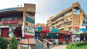 The Qutub Plaza complex in DLF Phase 1, one of the most popular markets in the city, faces the risk of being shut.(Parveen Kumar/HT Photo) The Qutub Plaza complex in DLF Phase 1, one of the most popular markets in the city, faces the risk of being shut.(Parveen Kumar/HT Photo)