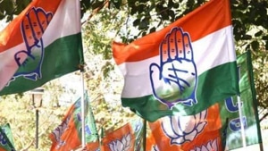 After failing to meet the officers concerned, Congress workers recited the traditional `arati’ in the office, he said.(HT image) After failing to meet the officers concerned, Congress workers recited the traditional `arati’ in the office, he said.(HT image)