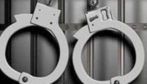 Two men from Manipur have been arrested with 25 kilos of heroin they were transporting in a SUV on the Karala-Bawana Road in outer Delhi, police said on Wednesday.(Representative Image) Two men from Manipur have been arrested with 25 kilos of heroin they were transporting in a SUV on the Karala-Bawana Road in outer Delhi, police said on Wednesday.(Representative Image)
