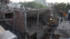 An explosion ripped through a firecracker factory in Punjab’s Batala town, killing 23 people and injuring another 27.(HT Photo) An explosion ripped through a firecracker factory in Punjab’s Batala town, killing 23 people and injuring another 27.(HT Photo)