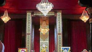 This pandal at Lokmanya Aali in Thane has not changed its traditional way of celebrations in 100 years. Started by freedom fighter Lokmanya Tilak, it is the oldest in the city.(Praful Gangurde/ht) This pandal at Lokmanya Aali in Thane has not changed its traditional way of celebrations in 100 years. Started by freedom fighter Lokmanya Tilak, it is the oldest in the city.(Praful Gangurde/ht)