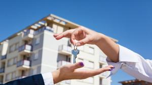 Financial institutions now offer lower interest rates to women to encourage investment into land, gold and businesses.(Getty Images/iStockphoto) Financial institutions now offer lower interest rates to women to encourage investment into land, gold and businesses.(Getty Images/iStockphoto)