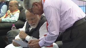 PM Modi at ISRO headquarters to watch Chandrayaan 2 landing on the Moon.(Photo: ANI)