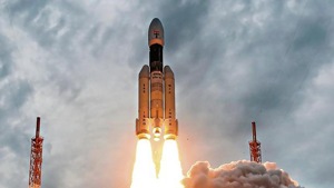 The last 15 minutes of the mission, in which the lander attempts to guide itself with the help of its own propulsion system, had been described by Sivan earlier as “15 minutes of terror”.(HT image) The last 15 minutes of the mission, in which the lander attempts to guide itself with the help of its own propulsion system, had been described by Sivan earlier as “15 minutes of terror”.(HT image)