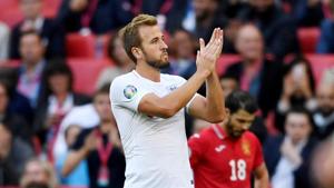 England's Harry Kane applauds the fans as he is substituted off.(Action Images via Reuters) England's Harry Kane applauds the fans as he is substituted off.(Action Images via Reuters)