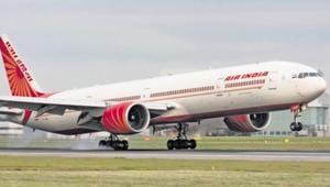 Air India incurred a loss of Rs 4,000 crore in 2018-19 and is laden with a debt of Rs 55,000 crore.(FILE PHOTO.) Air India incurred a loss of Rs 4,000 crore in 2018-19 and is laden with a debt of Rs 55,000 crore.(FILE PHOTO.)