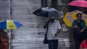 After two days of heavy rain, the city witnessed varying rainfall patterns between Thursday and Friday. On Friday, between 8.30am to 8.30pm, Colaba recorded 1.4mm rain and Santacruz, representative of the suburbs recorded 17.1mm rain.(HT PHOTO) After two days of heavy rain, the city witnessed varying rainfall patterns between Thursday and Friday. On Friday, between 8.30am to 8.30pm, Colaba recorded 1.4mm rain and Santacruz, representative of the suburbs recorded 17.1mm rain.(HT PHOTO)