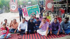 Members of Yuva Shakti during protest at Gandhi Maidan on Saturday.(HT) Members of Yuva Shakti during protest at Gandhi Maidan on Saturday.(HT)