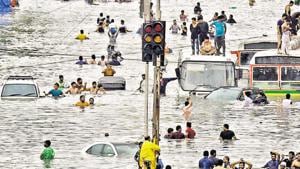 The Brihanmumbai Municipal Corporation (BMC) decided on Sunday to award a compensation of ₹1 lakh each to the families of its two employees who died on duty in two separate incidents in Goregaon during the floods on September 4.(Kunal Patil/HT Photo) The Brihanmumbai Municipal Corporation (BMC) decided on Sunday to award a compensation of ₹1 lakh each to the families of its two employees who died on duty in two separate incidents in Goregaon during the floods on September 4.(Kunal Patil/HT Photo)