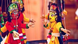 To the rhythmic beat of cymbals, drums and a bamboo harmonica, the hand-held puppets wearing brightly coloured batik headdresses and sarongs fight, and one gets flung off the stage.(Unsplash) To the rhythmic beat of cymbals, drums and a bamboo harmonica, the hand-held puppets wearing brightly coloured batik headdresses and sarongs fight, and one gets flung off the stage.(Unsplash)