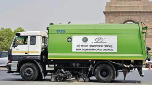 There are 56 mechanised road sweepers with the four civic bodies.(Sonu Mehta/HT file) There are 56 mechanised road sweepers with the four civic bodies.(Sonu Mehta/HT file)