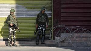 Security personnel at a barricade during restrictions placed on movement on the occasion of Muharram, in Srinagar, Jammu and Kashmir, India on Tuesday, September 10, 2019.(Photo: Waseem Andrabi / Hindustan Times) Security personnel at a barricade during restrictions placed on movement on the occasion of Muharram, in Srinagar, Jammu and Kashmir, India on Tuesday, September 10, 2019.(Photo: Waseem Andrabi / Hindustan Times)