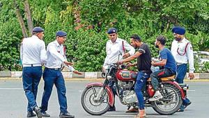 The number of tickets issued, however, is expected to go up once the state government provides clarity on “compounding challans”, which are those that can be cleared by violators on the spot.(HT image) The number of tickets issued, however, is expected to go up once the state government provides clarity on “compounding challans”, which are those that can be cleared by violators on the spot.(HT image)