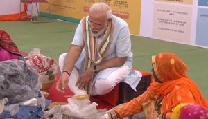 Narendra Modi personally interacted with farmers, veterinary doctors and plastic waste segregators.(ANI file photo) Narendra Modi personally interacted with farmers, veterinary doctors and plastic waste segregators.(ANI file photo)
