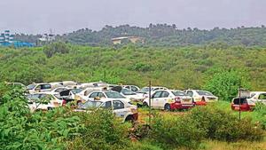 Environmentalists, who have alerted authorities about the encroachment, said that debris, mud and garbage have been dumped in the mangroves.(Ht image) Environmentalists, who have alerted authorities about the encroachment, said that debris, mud and garbage have been dumped in the mangroves.(Ht image)