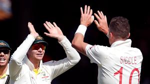 File image of Australia cricketer Steve Smith and Peter Siddle.(Action Images via Reuters) File image of Australia cricketer Steve Smith and Peter Siddle.(Action Images via Reuters)