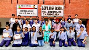 Winners pose for a group photo.(HT) Winners pose for a group photo.(HT)