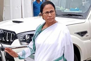 West Bengal chief minister Mamata Banerjee recently convened a meeting of trade union leaders and members from Central PSUs, banks and coal companies. More than 10,000 people assembled at Kolkata’s Netaji Indoor Stadium.(ANI PHOTO.) West Bengal chief minister Mamata Banerjee recently convened a meeting of trade union leaders and members from Central PSUs, banks and coal companies. More than 10,000 people assembled at Kolkata’s Netaji Indoor Stadium.(ANI PHOTO.)