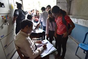 The counting for the Delhi University Students’ Union (DUSU) polls was supposed to start at 8.30am but began after almost a two-hour delay as the candidates turned up late, an official said.(Sanchit Khanna/HT file) The counting for the Delhi University Students’ Union (DUSU) polls was supposed to start at 8.30am but began after almost a two-hour delay as the candidates turned up late, an official said.(Sanchit Khanna/HT file)