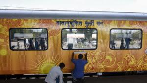 The IRCTC will roll out the services for passengers of the Delhi-Lucknow Tejas Express from the second week of October.(Kunal Patil/HT Photo) The IRCTC will roll out the services for passengers of the Delhi-Lucknow Tejas Express from the second week of October.(Kunal Patil/HT Photo)