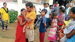 Grieving family members of the deceased.(HT image) Grieving family members of the deceased.(HT image)