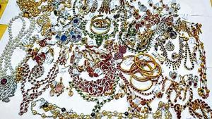 Additional commissioner customs, Amandeep Singh said the two women were arrested and the recovered jewelry was seized under relevant provisions of the Customs Act.(HT image) Additional commissioner customs, Amandeep Singh said the two women were arrested and the recovered jewelry was seized under relevant provisions of the Customs Act.(HT image)
