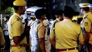 Delhi Police personnel chased three fleeing gunmen for around a kilometre in south Delhi’s Defence Colony, engaged them in a brief shootout and managed to nab two of them. (Representative Image)(PTI) Delhi Police personnel chased three fleeing gunmen for around a kilometre in south Delhi’s Defence Colony, engaged them in a brief shootout and managed to nab two of them. (Representative Image)(PTI)