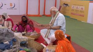 India is likely to impose a nationwide ban on plastic bags, cups, small bottles, straws and some types of sachets next month as part of Prime Minister Narendra Modi’s efforts to reduce use of pollution-causing, single-use plastic.(BJP/ Twitter) India is likely to impose a nationwide ban on plastic bags, cups, small bottles, straws and some types of sachets next month as part of Prime Minister Narendra Modi’s efforts to reduce use of pollution-causing, single-use plastic.(BJP/ Twitter)