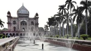Late Mughal era fountains restored and made functional at Safdarjung Tomb, in New Delhi,(Ajay Aggarwal / Hindustan Times) Late Mughal era fountains restored and made functional at Safdarjung Tomb, in New Delhi,(Ajay Aggarwal / Hindustan Times)