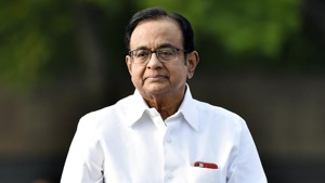 Chidambaram also urged TNCC president K S Alagirii to ask all Congress workers to join a protest announced by the DMK on September 20 to oppose the imposition of Hindi.(HT image) Chidambaram also urged TNCC president K S Alagirii to ask all Congress workers to join a protest announced by the DMK on September 20 to oppose the imposition of Hindi.(HT image)