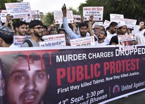 Activists of United Against Hate participating a protest march in support of Tabrez Ansari and against the Jharkhand Government, outside the Jharkhand Bhawan, at Vasant Vihar, in New Delhi.(Sanjeev Verma/ Hindustan Times) Activists of United Against Hate participating a protest march in support of Tabrez Ansari and against the Jharkhand Government, outside the Jharkhand Bhawan, at Vasant Vihar, in New Delhi.(Sanjeev Verma/ Hindustan Times)
