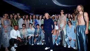 Italian fashion designer Giorgio Armani poses with models after a presentation from the Emporio Armani Spring/Summer 2020 collection during fashion week in Milan, Italy, September 19, 2019. REUTERS/Alessandro Garofalo(REUTERS) Italian fashion designer Giorgio Armani poses with models after a presentation from the Emporio Armani Spring/Summer 2020 collection during fashion week in Milan, Italy, September 19, 2019. REUTERS/Alessandro Garofalo(REUTERS)