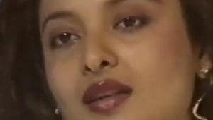 Rekha sings passionately in a video clip going viral online. Rekha sings passionately in a video clip going viral online.